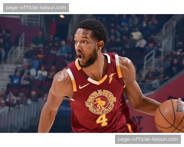 特写：年度最佳防守球员热门埃文·莫布利的护筐数据分析